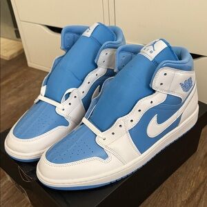 Air Jordan 1 mid SE Sneakers white/legend blue men’s size 12